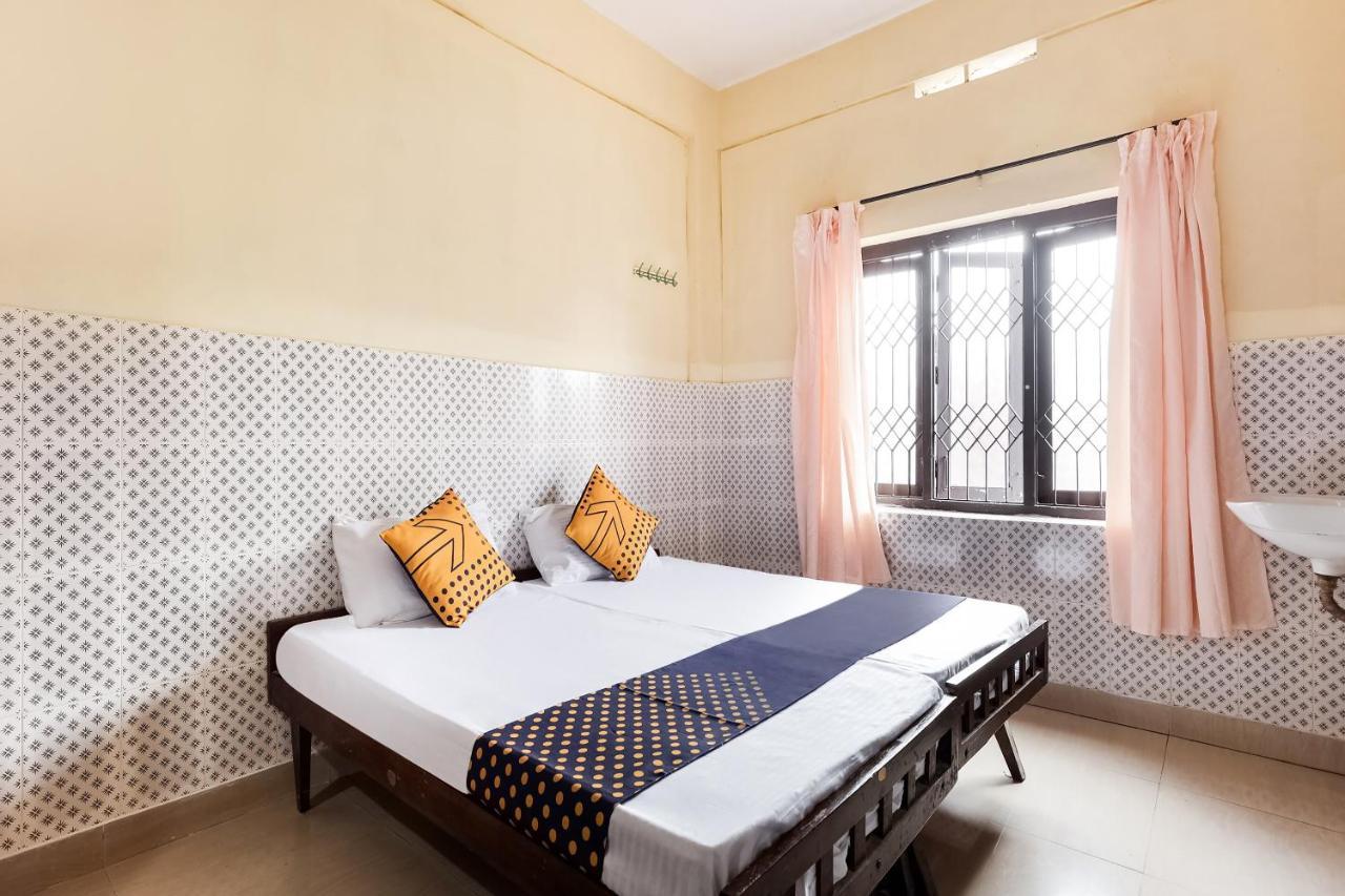 Spot On 60665 Royal Tourist Home Valāncheri Rom bilde